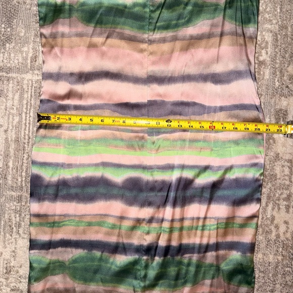 St. John Silk Knee-Length Dress - Picture 15 of 16